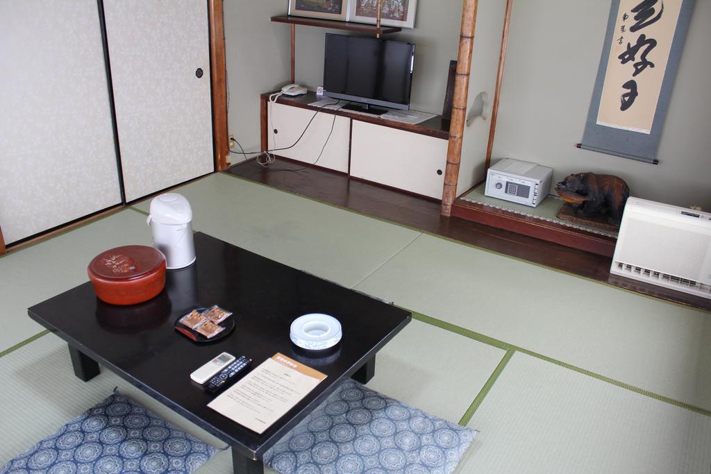 Kinokuniya Ryokan Fujisawa Zimmer foto